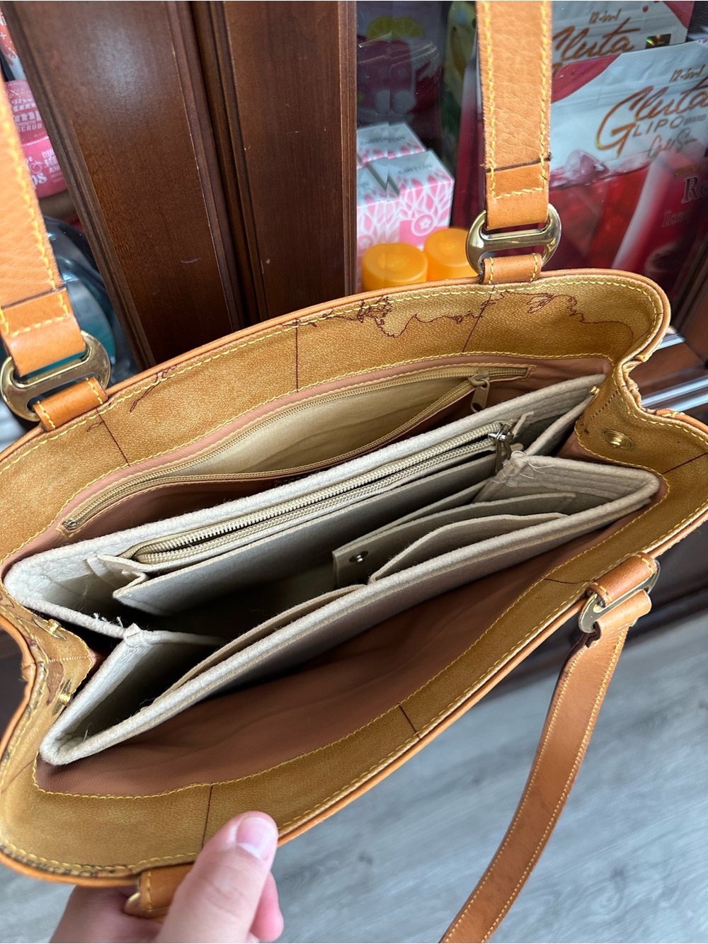 Alviero Martini Map-Print Messenger Bag in Tan and Green - Picture 4 of 5